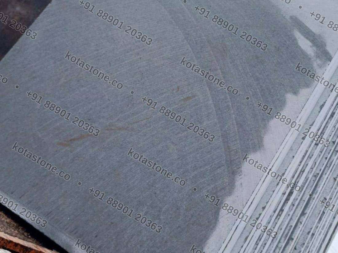Diamond-cut Kota face showing the fan of saw marks
