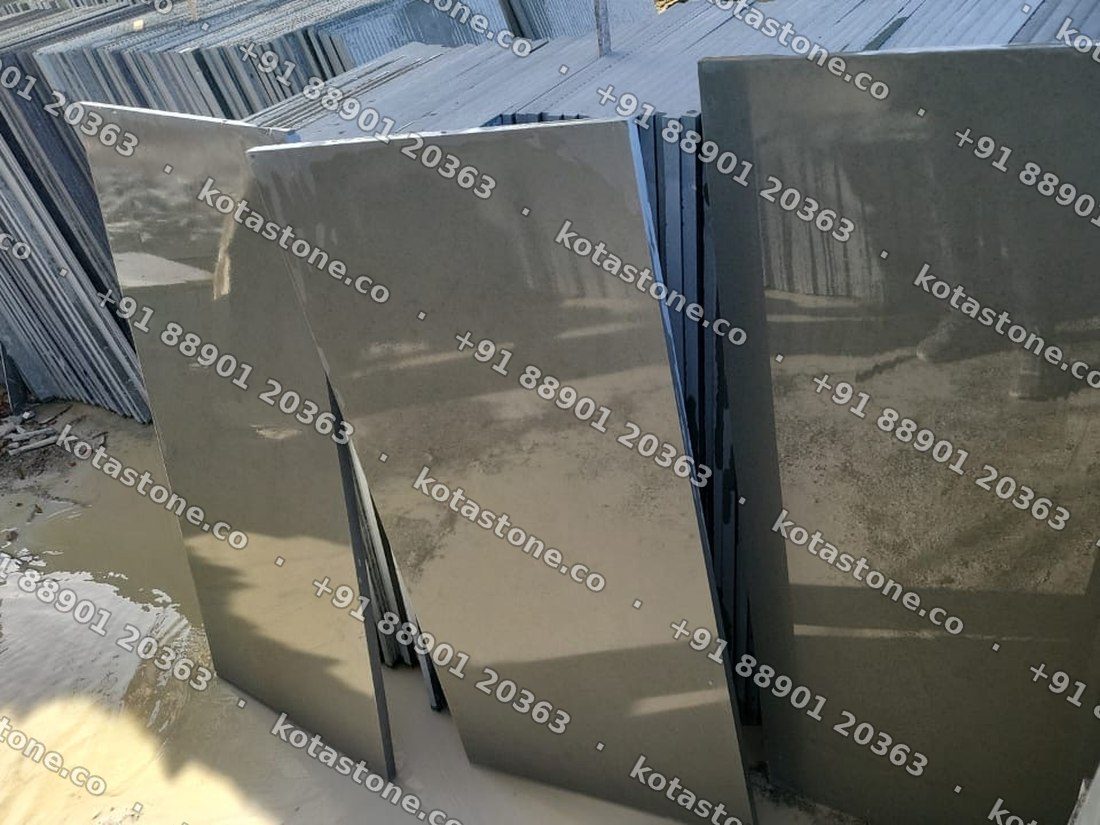Mirror polish Kota slabs standing at the yard
