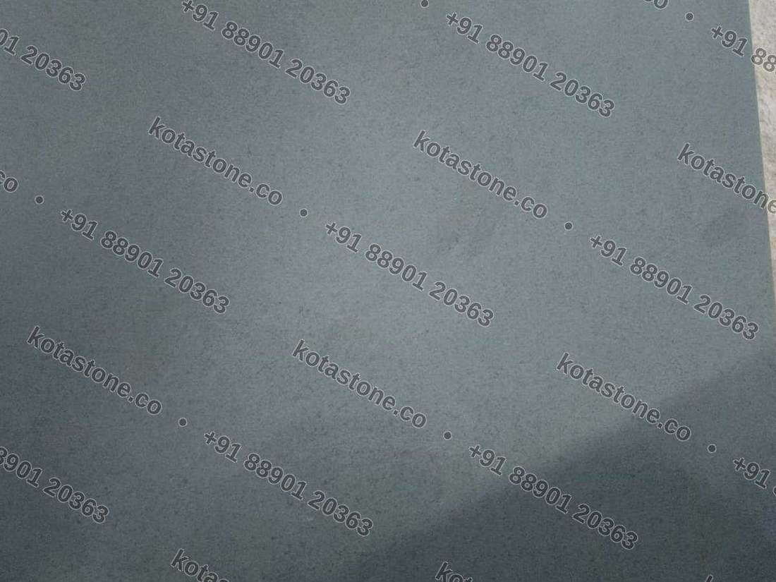 Mirror-polished grey Kota face